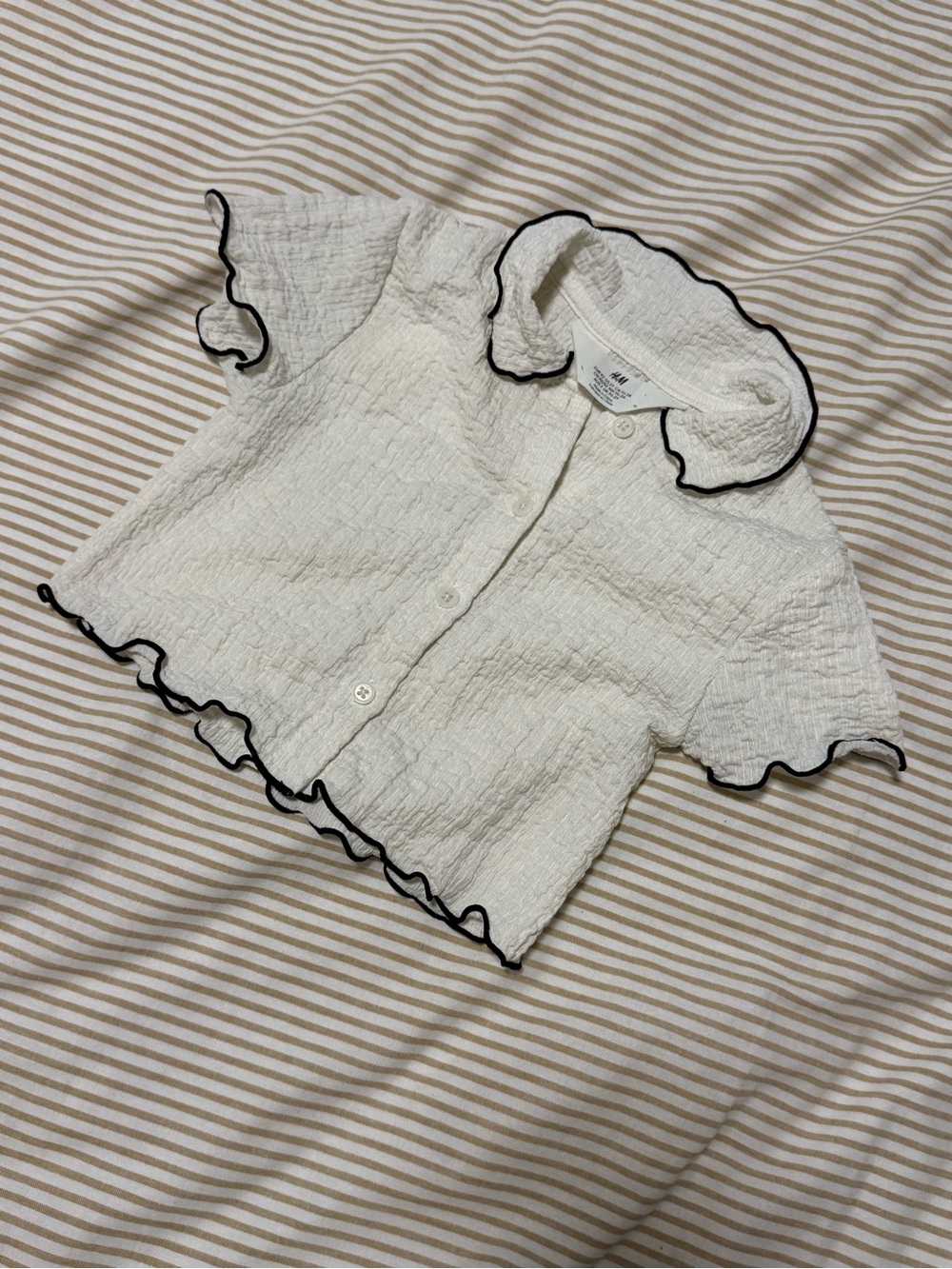 H&M | White Ruffle-Trim Button Front Crop Top